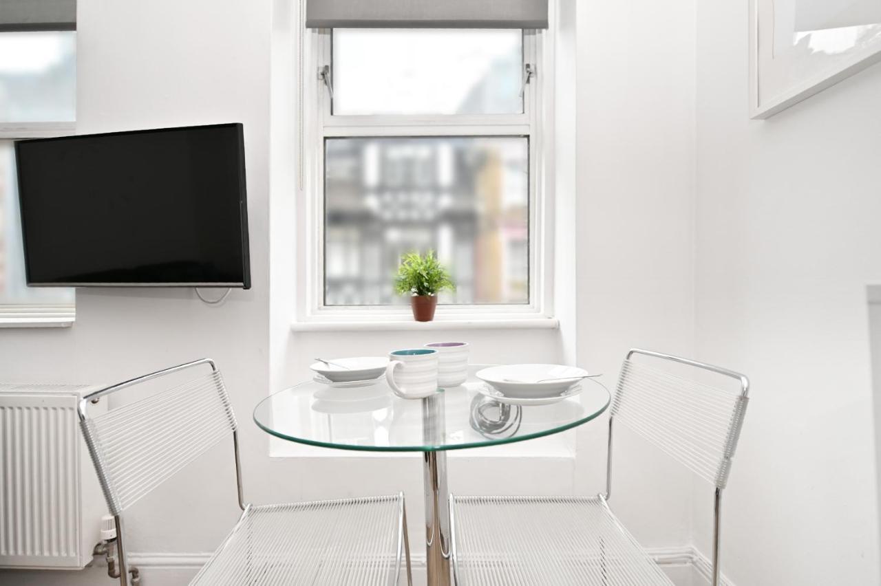 לונדון Covent Garden & Soho, Cosy & Cool, Spacious Apartment מראה חיצוני תמונה